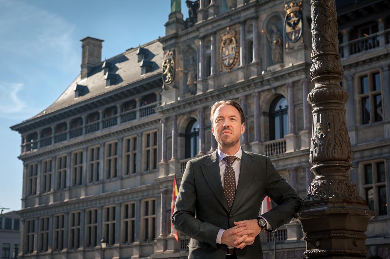 Vlaams Belang Antwerpen vraagt zichtbare zwaarbewapende politiebewaking voor elke Joodse school en synagoge na dodelijke terreuraanslag in Sydney