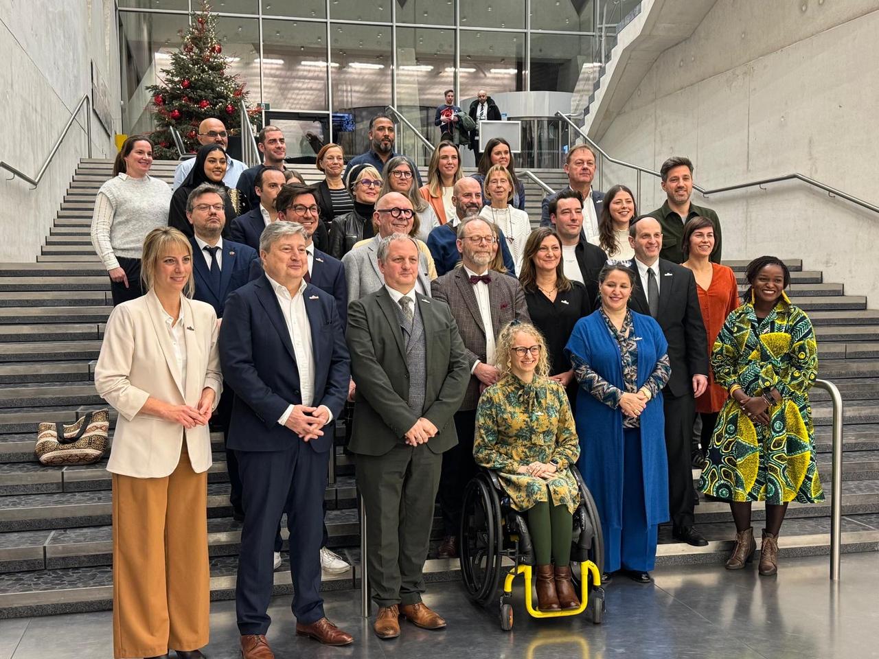 Districtscollege schrapt onwettige vergoedingen Maya Detiège na klacht Vlaams Belang