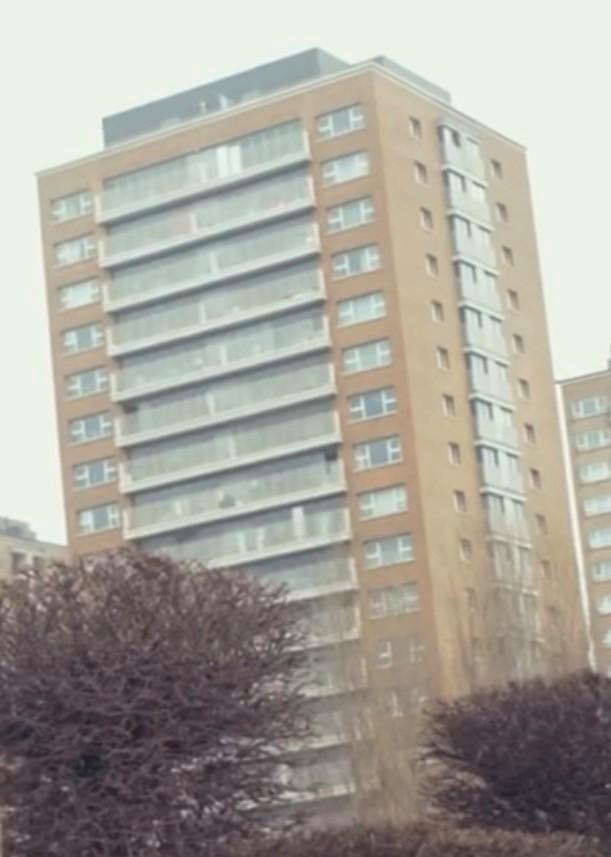 Bejaarde bewoners van sociaal woningcomplex van Woonhaven op Luchtbal al anderhalve maand zonder lift: protest met petitie en kort geding