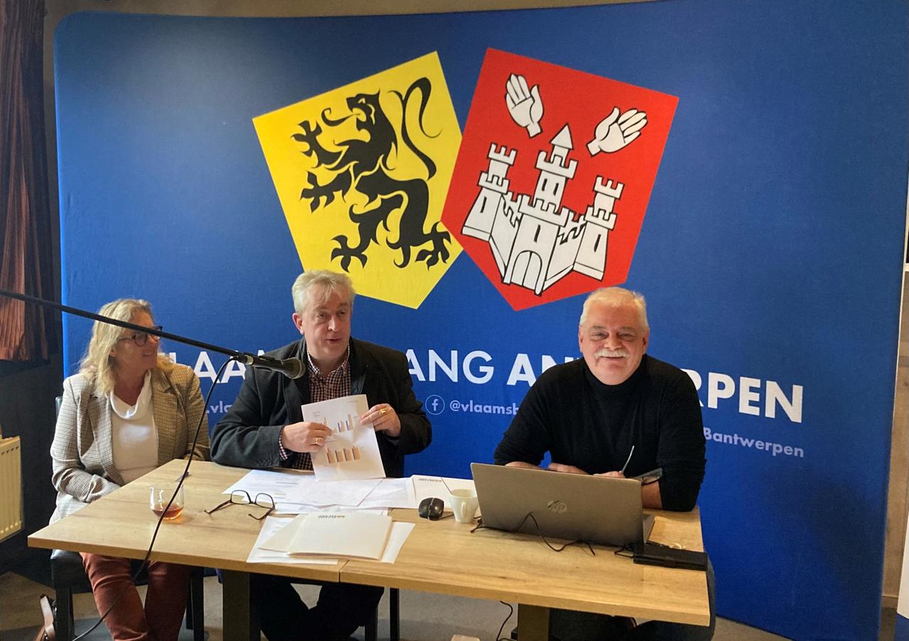 Vlaams Belang Deurne vraagt ontslag districtsburgemeester Sekeris (N-VA) en dient aanvraag voor financiële audit in bij Agentschap Binnenlands Bestuur