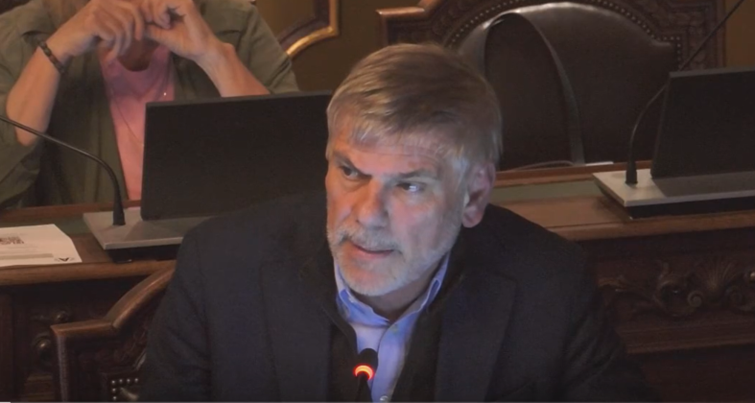 Filip Dewinter stelt minister van justitie in gebreke