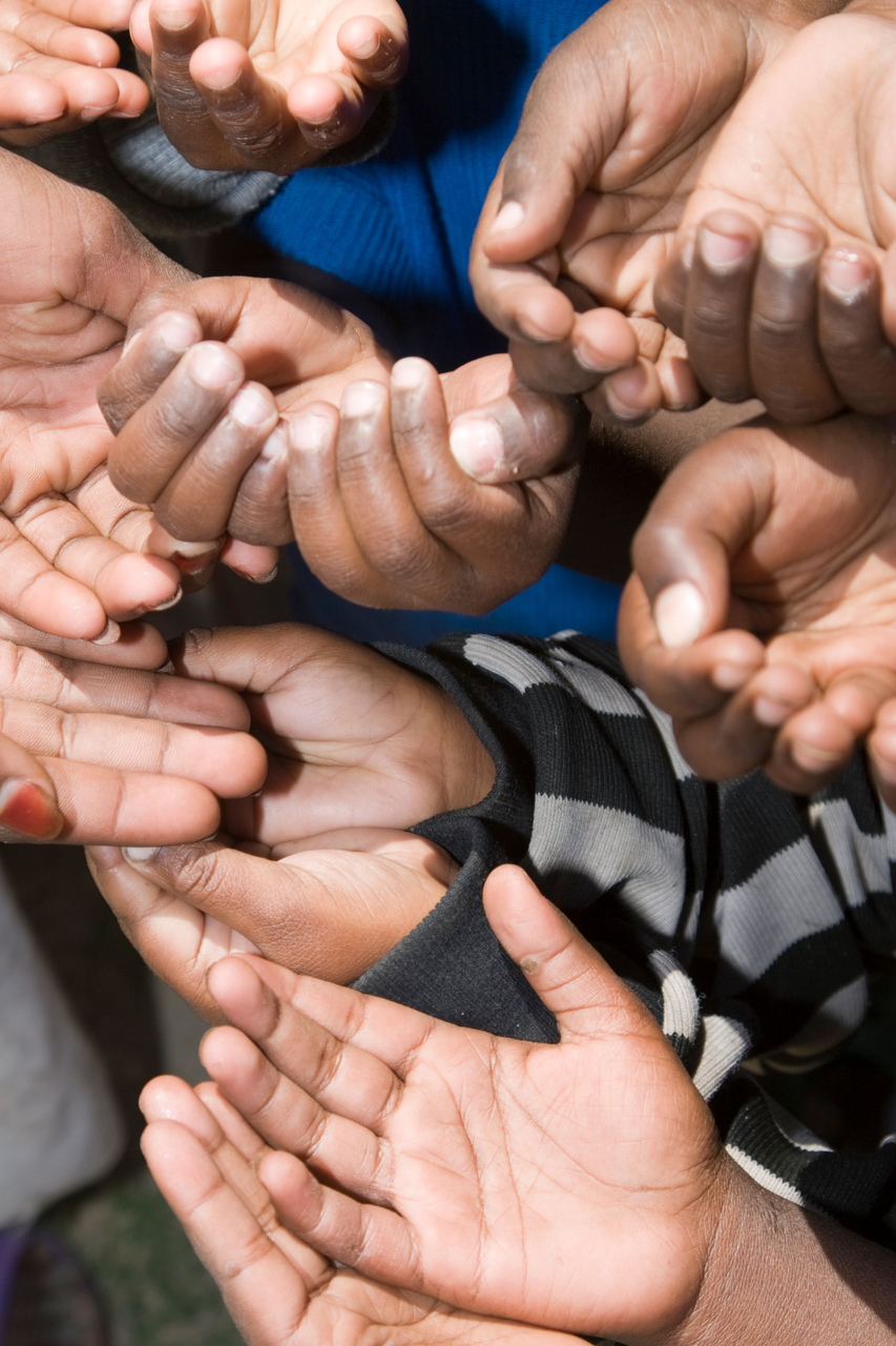 Leefloongerechtigden (14.236 in 2024) blijven hangen in dure trajecten