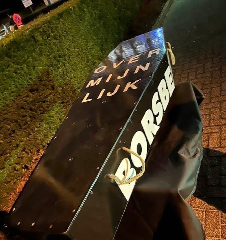 Antwerps stadsbestuur en gemeente Borsbeek negeren wil van de Borsbekenaar en degraderen de gemeente tot stadsdistrict