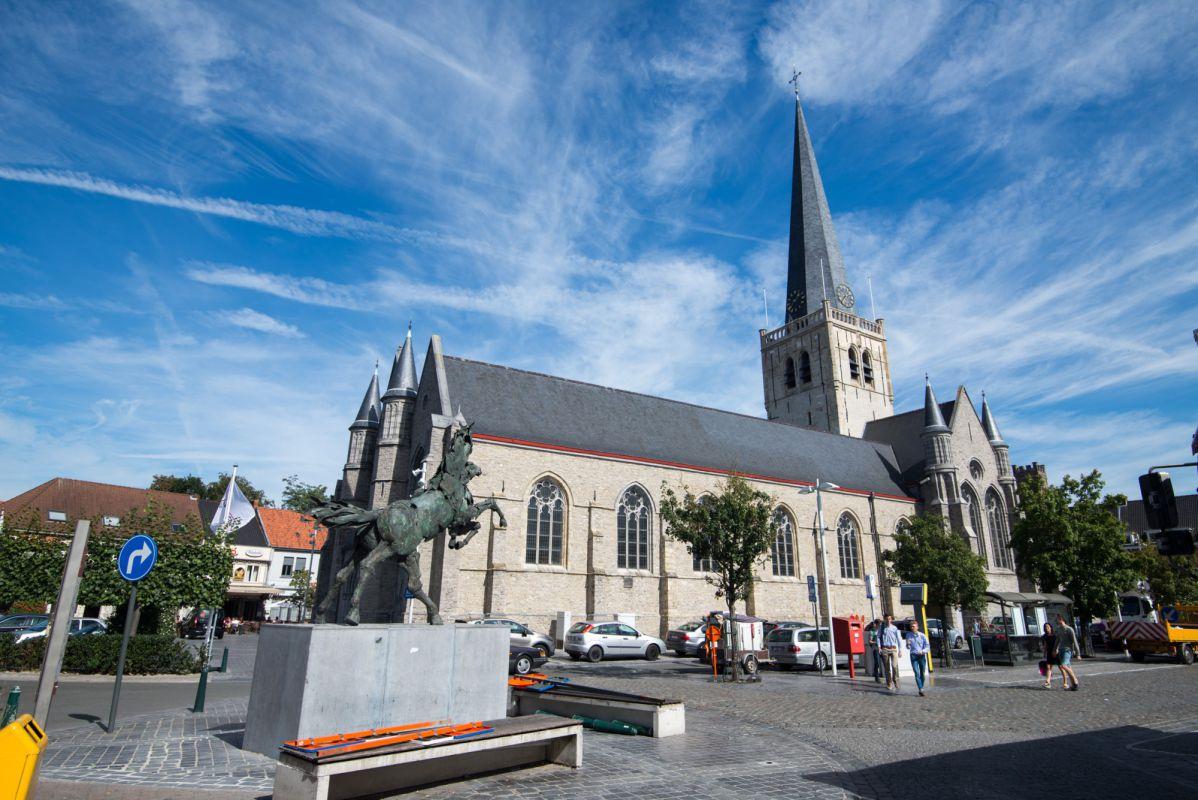 SINT HUBERTUSVIERING IN WAREGEM