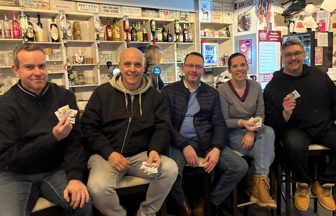 VLAAMS BELANG TOONT OP VALENTIJN EEN HART VOOR ONZE MENSEN IN WAREGEM