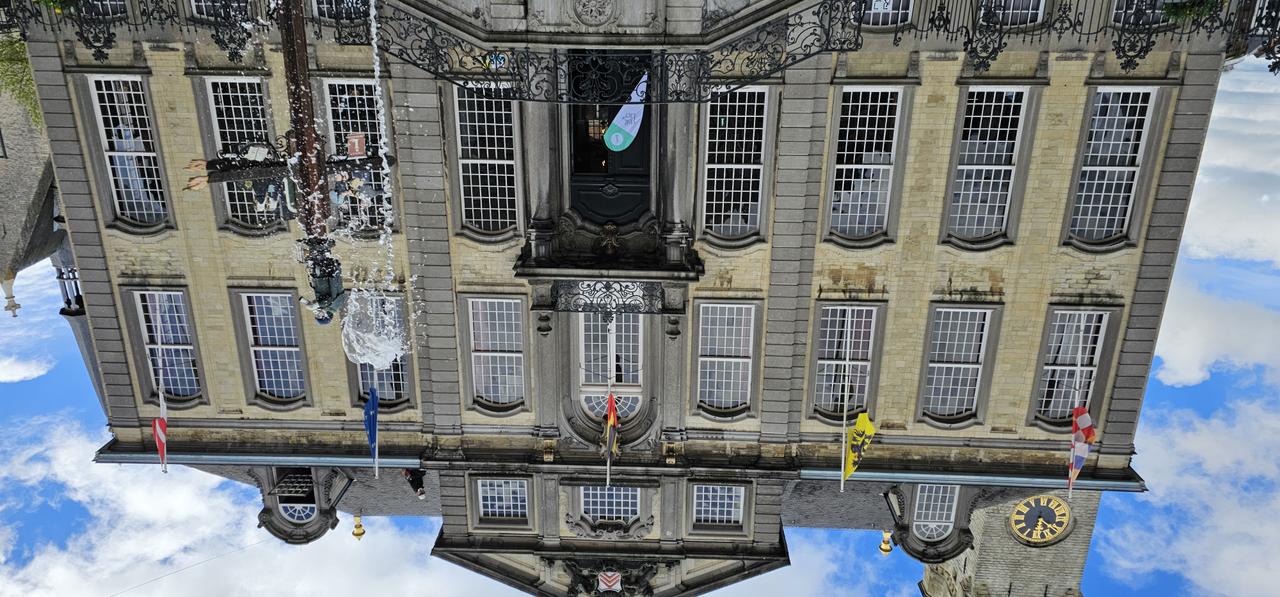 Geen woorden maar daden!