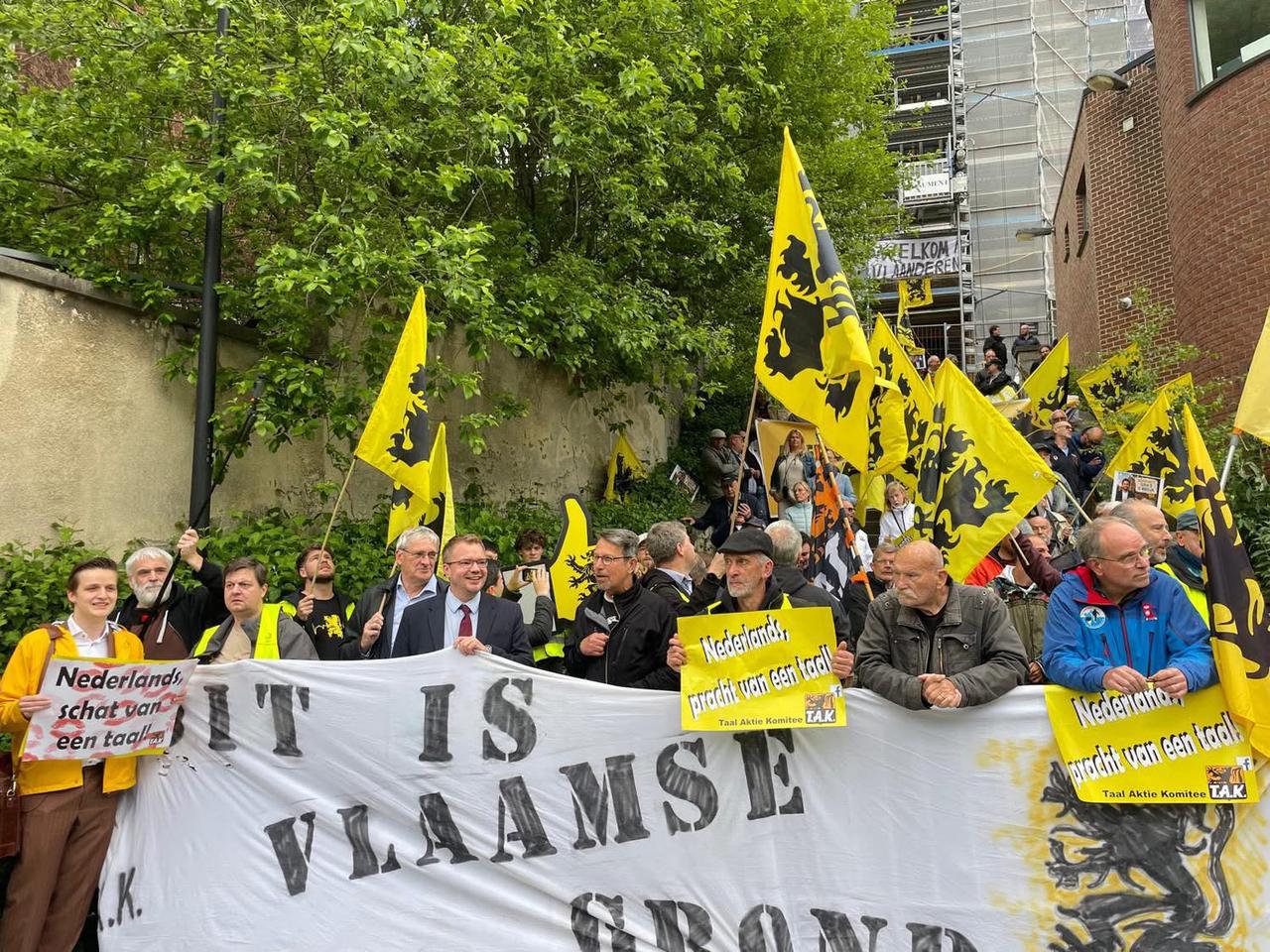 In Vlaanderen Vlaams! Ook voor Georges-Louis Bouchez en David Clarinval!
