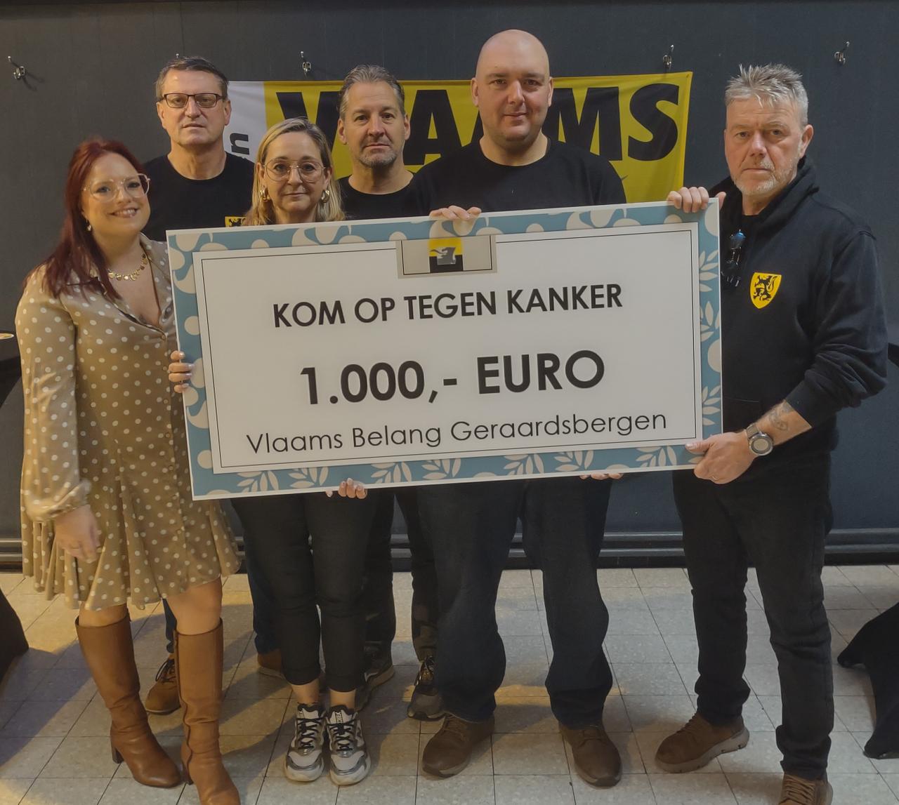 Vlaams Belang Geraardsbergen schenkt zitpenningen aan “Kom op tegen Kanker”