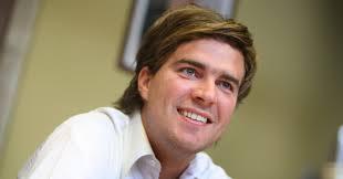 De Clercq beschuldigt VB  “letterlijk bijna” van brandstichting