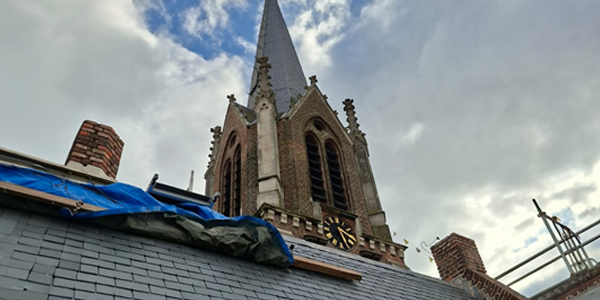 Dankzij de druk van Vlaams Belang komen er zonnepanelen op de Sint-Cordulakerk!