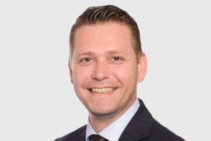 ook zonder meerderheid regelt de elite jobs voor mekaar