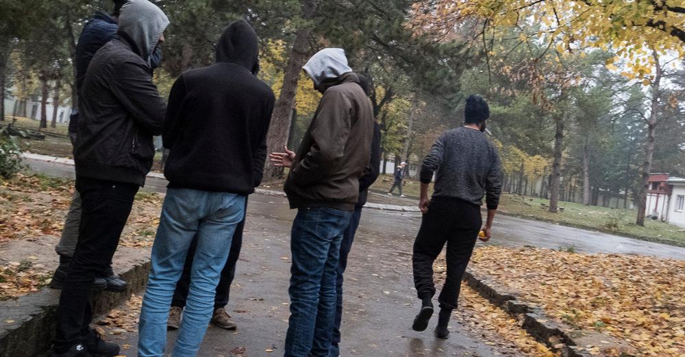 Asielcentra moeten niet in lockdown  na slechte naleving maatregelen