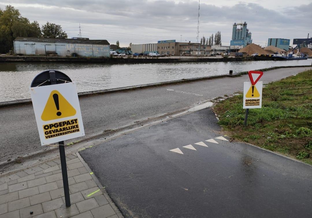 Vlaams Belang voert actie tegen gevaarlijke verkeerssituatie Korte Braamstraat/Hoogmolendijk