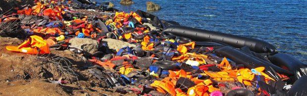 EU financiert de mensensmokkelaars die migranten naar Europa brengen