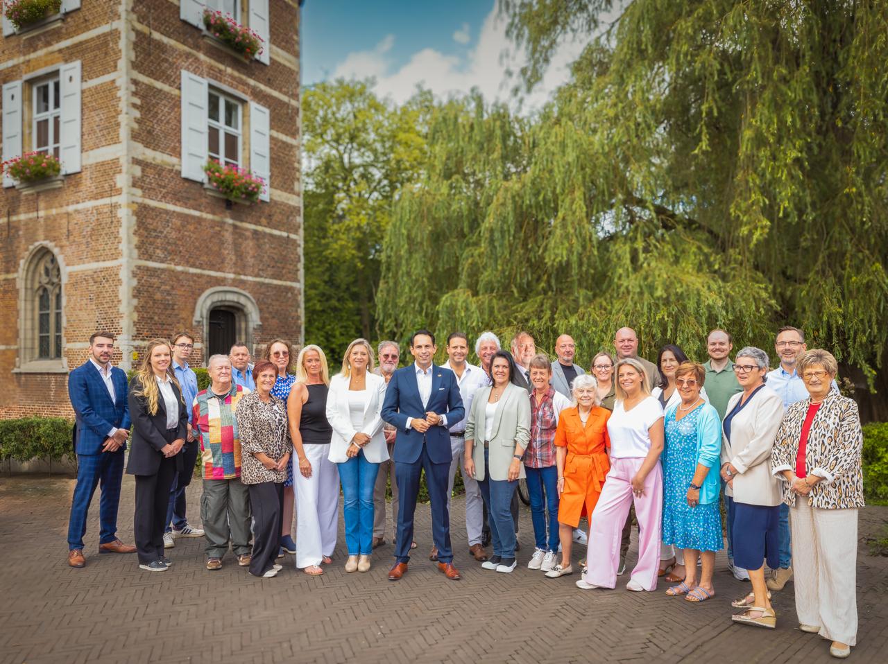 Vlaams Belang Schoten pakt uit met 5 jongeren op de lijst!