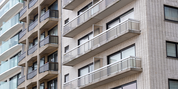 Rood maar niet sociaal: meerderheid laat huisjesmelkers begaan, Groen en Vooruit kijken weg.