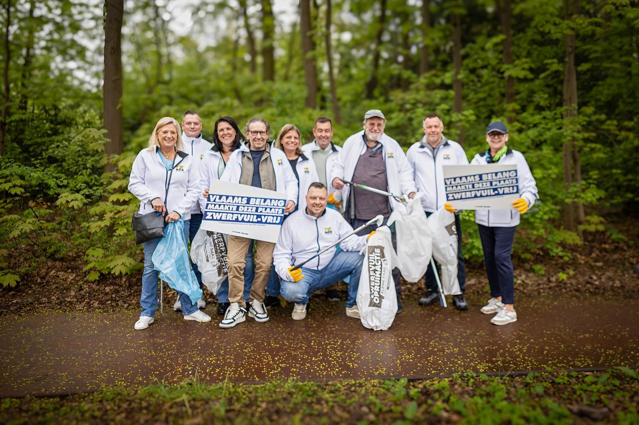 Vlaams Belang Schoten: “Koppel de strijd tegen zwerfvuil aan invoering van kroonringen”