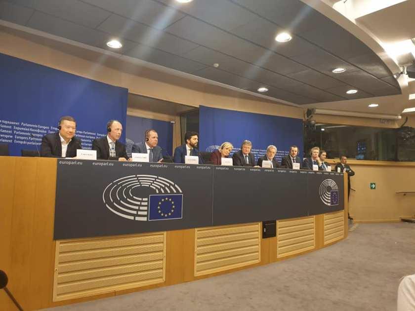 ID IS NIEUWE EURORECHTSE FRACTIE