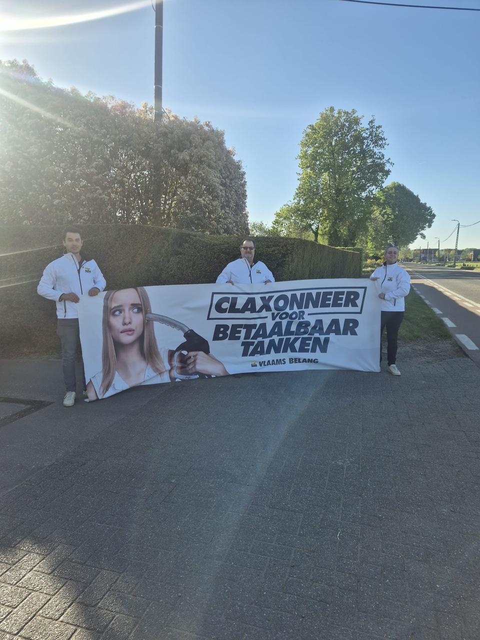 Vlaams Belang Sint-Gillis-Waas houdt actie in De Klinge voor betaalbaar tanken