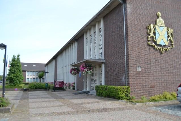 Meerderheid volgt Vlaams Belang in vraag schrapping zitpenning mini-gemeenteraad van maart