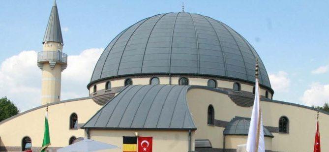 Genkse Yunus Emremoskee behoudt erkenning en subsidies ondanks Turks extremisme