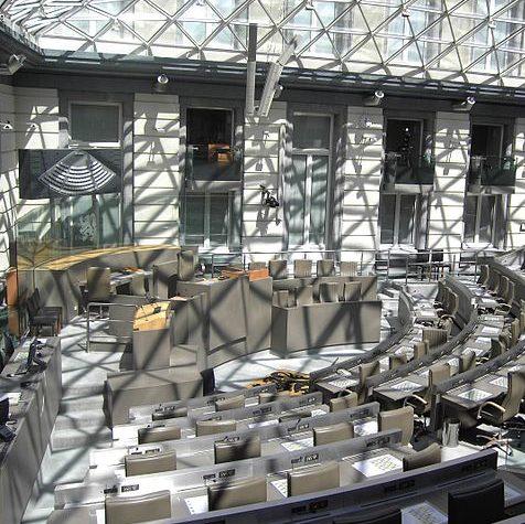 Minder parlementsleden: “Geen woorden maar daden”