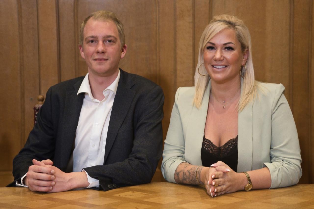 Eedaflegging nieuwe gemeenteraadsleden voor Vlaams Belang Duffel.