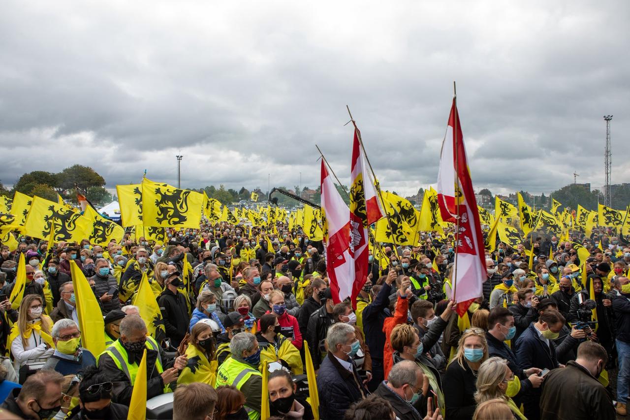 Hijs onze leeuwenvlag!