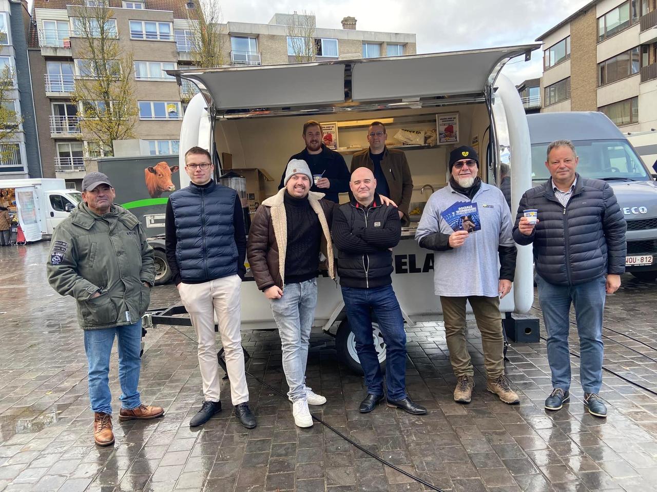 Vlaams Belang Gistel deelt soep uit ten voordele van Help ons Helpen