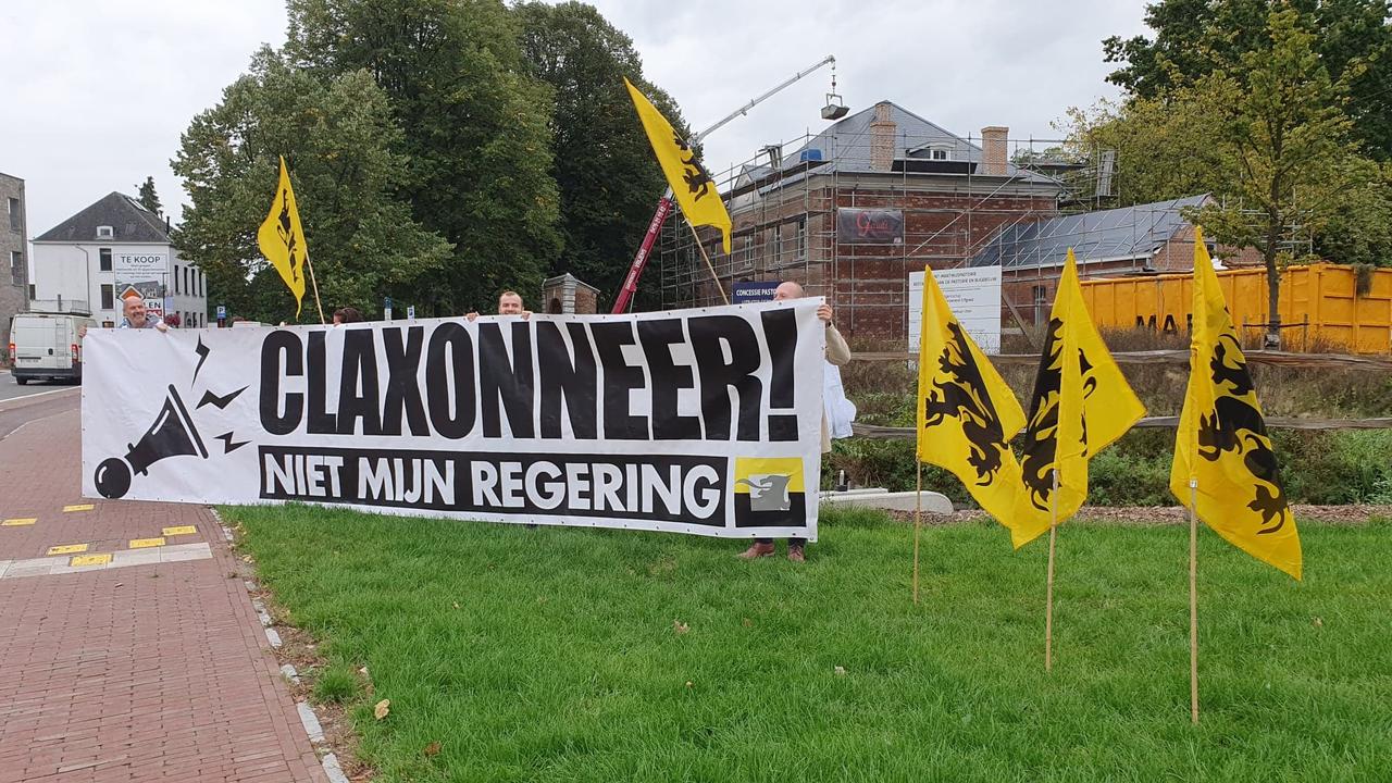 Vlaams Belang Olen claxonneert mee tegen regering De Croo I