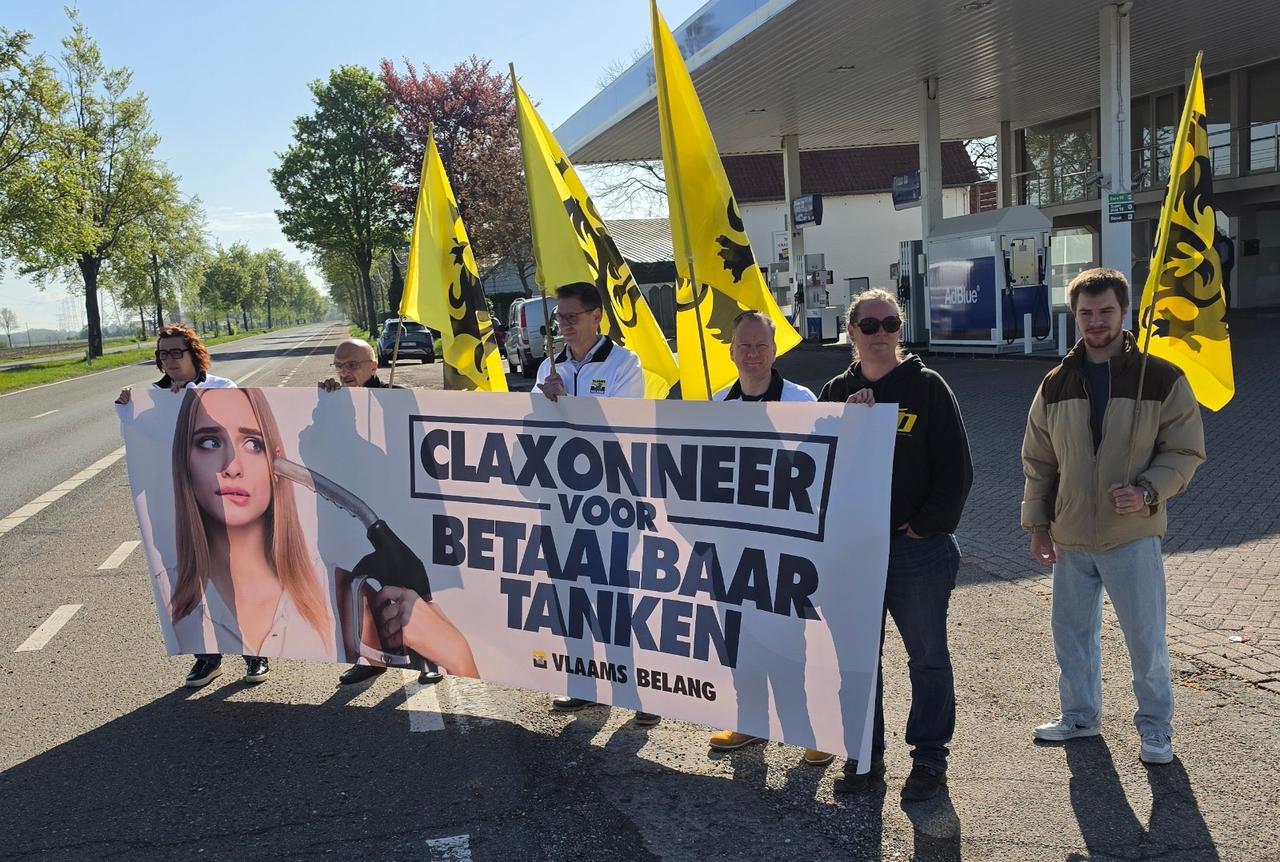  Vlaams Belang houdt claxonneeractie tegen woekerprijzen brandstof