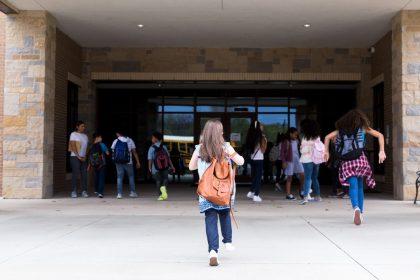 VB wil afschaffing mondmaskerplicht in onderwijs