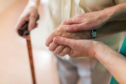 “Bezoekrecht in woonzorgcentra steeds garanderen”