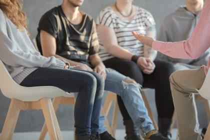 Weyts wil drugspreventie benadrukken op school: “Mag geen normalisering uitlokken”