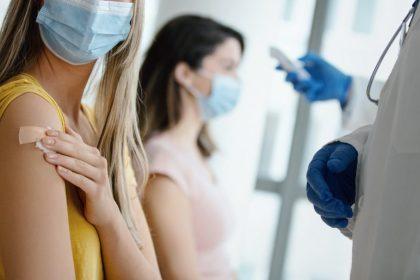 “VB wil geen verplichte vaccinatie van leraren, noch coronaregels op basis van vaccinatie”