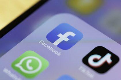 “Facebook en Twitter leggen democratie aan banden”