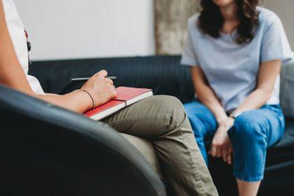 Lange wachttijden geestelijke gezondheidszorg: “Toegang tot tijdige hulp garanderen!”