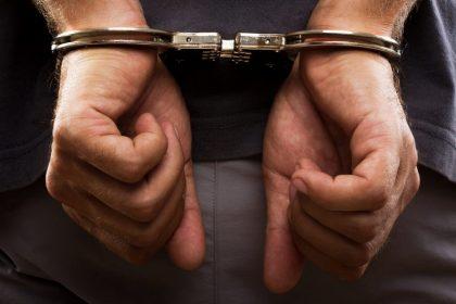 “Criminele illegalen moeten straf in thuisland uitzitten”