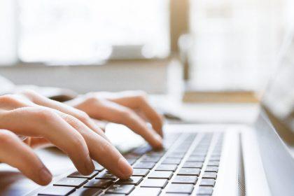 Gerechtelijk onderzoek tegen satirische magazine ’t Scheldt: “Bezorgd om persvrijheid en bronnengeheim”