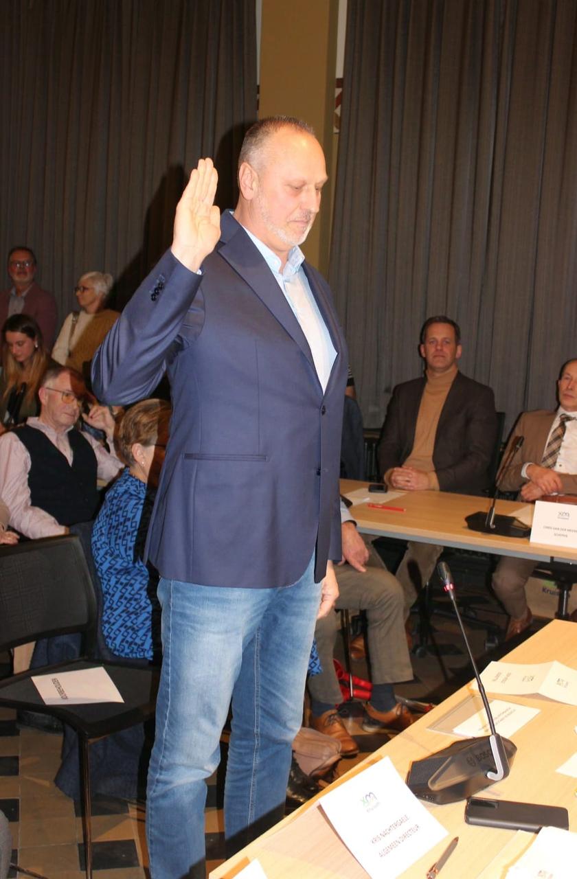 EED AFLEGGING EERSTE VLAAMS BELANG VERKOZENEN IN KRUISEM!