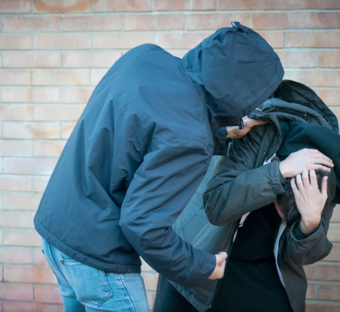 Jongerenbendes van de pleinen, uit de straten