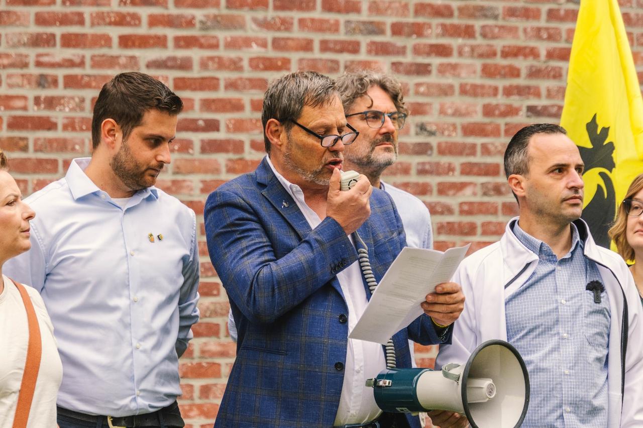 Actie Vlaams Belang Pelt: “Hangjongeren Terreur? Harde Aanpak!”