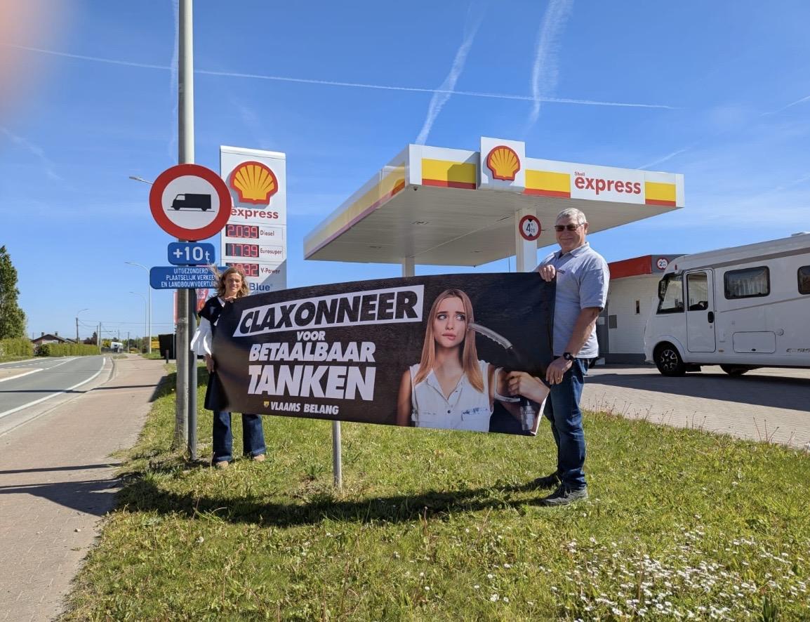 Vlaams Belang Ardooie-Koolskamp houdt claxonneeractie  tegen hoog blijvende energieprijzen