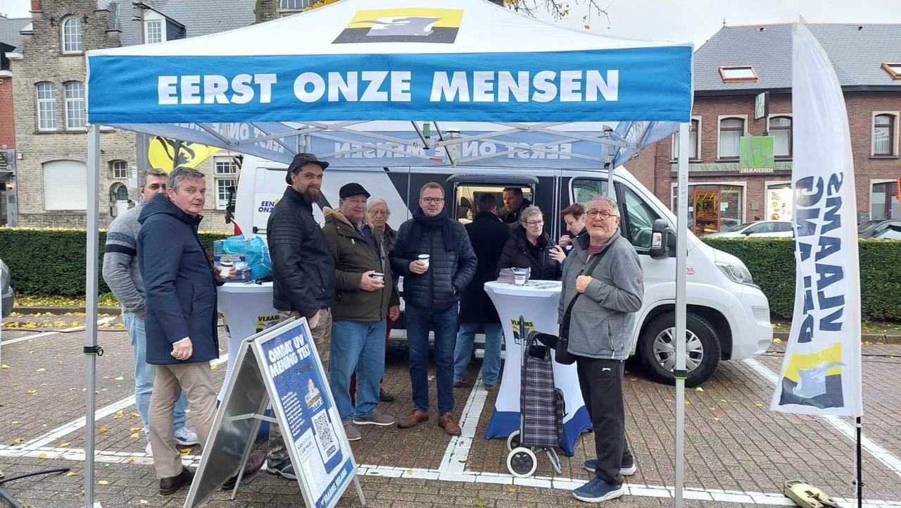 Veel dank aan de vele vrienden en sympathisanten die het barslechte weer trotseerden om toch even langs te komen.