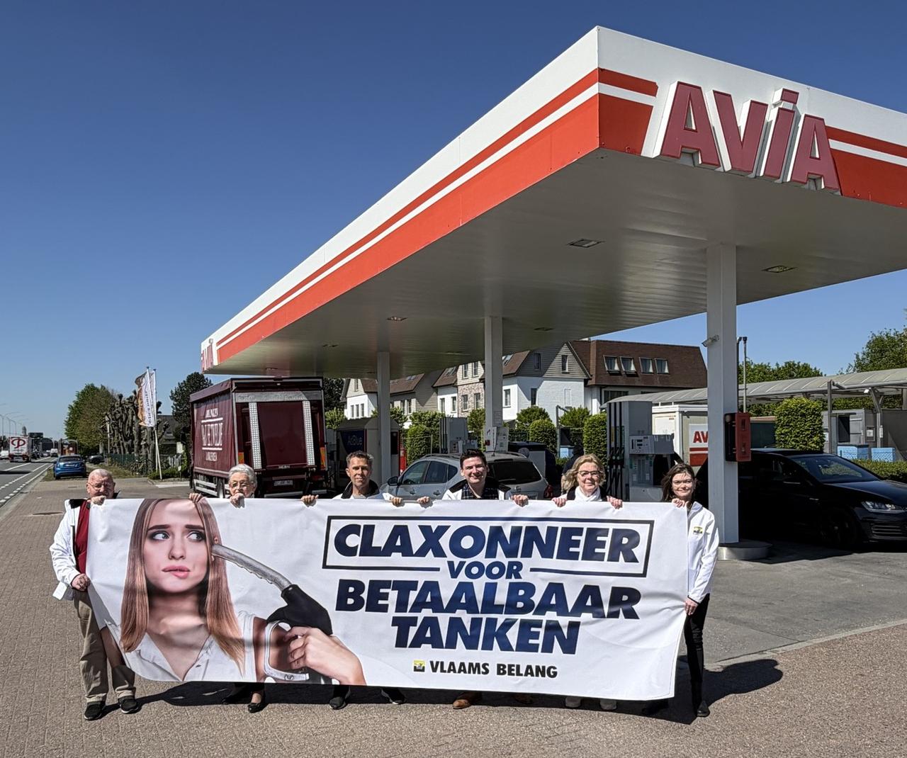 Vlaams Belang houdt claxoneeractie om hoge energieprijzen aan te klagen