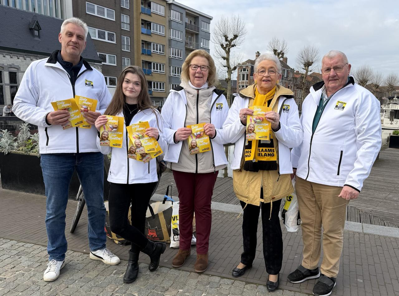 Vlaams Belang zet paastraditie in de kijker met marktactie