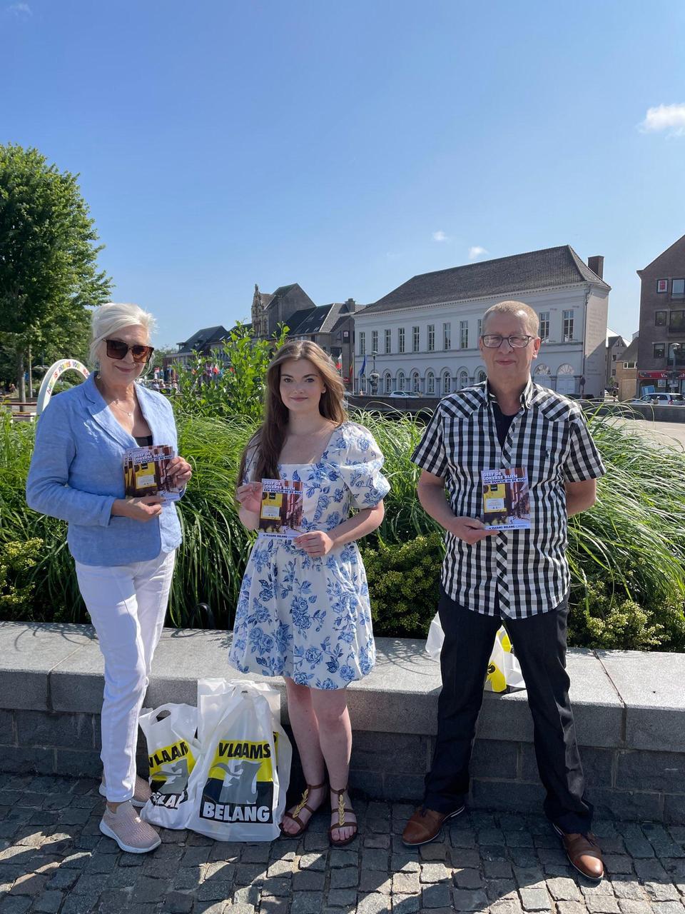 Vlaams Belang voert actie voor de Lokerse bijen