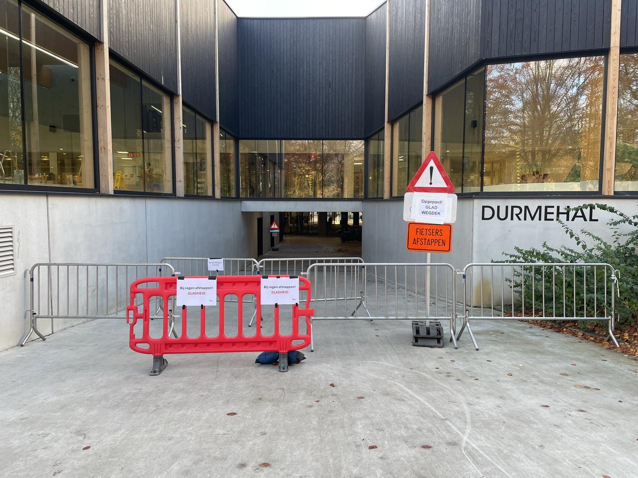 Vlaams Belang trekt aan alarmbel over spekgladde tunnel onder Sport en jeugdcentrum