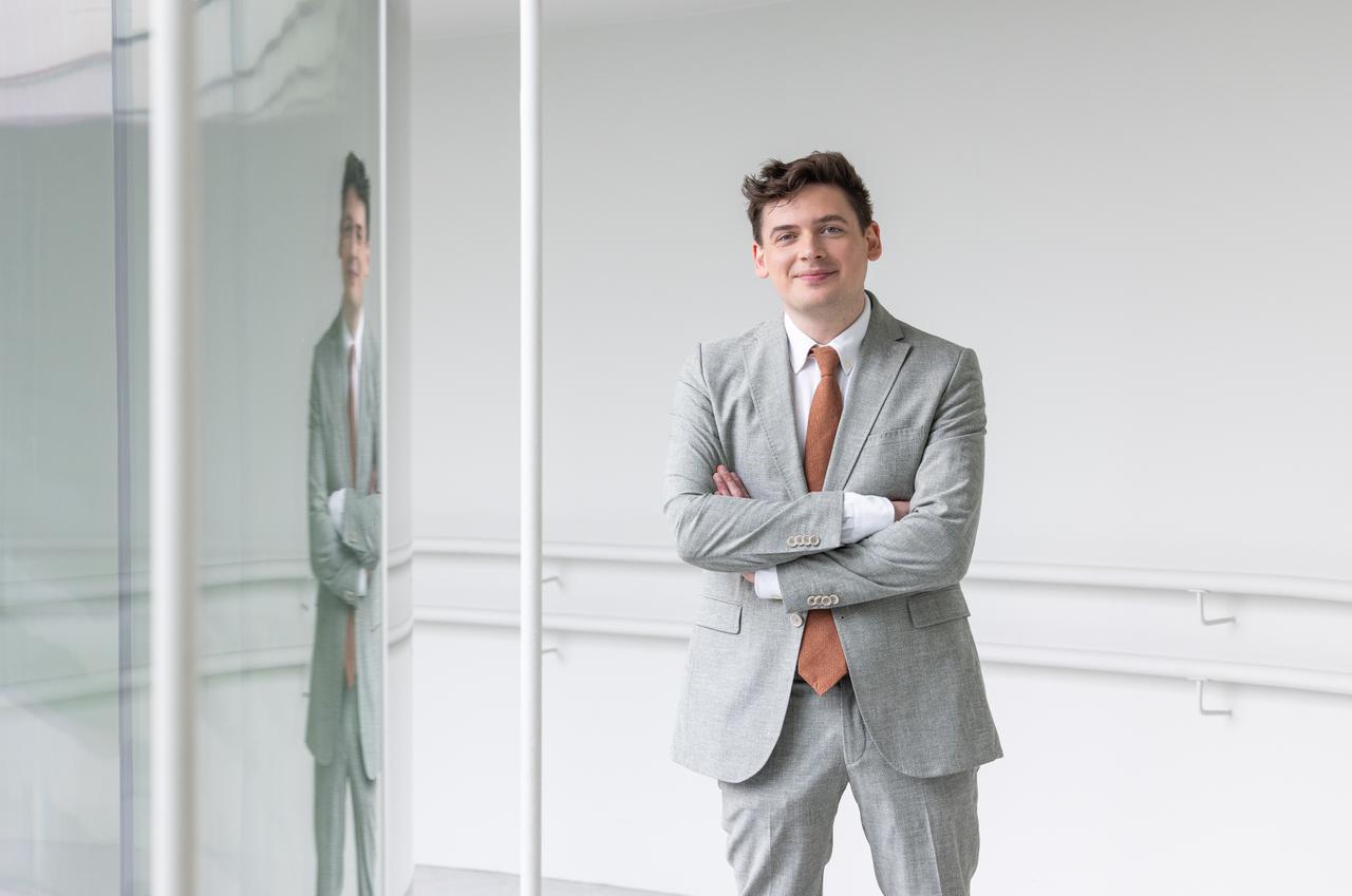 Alexander Van Hoecke legt eed af als enig Lokers parlementslid