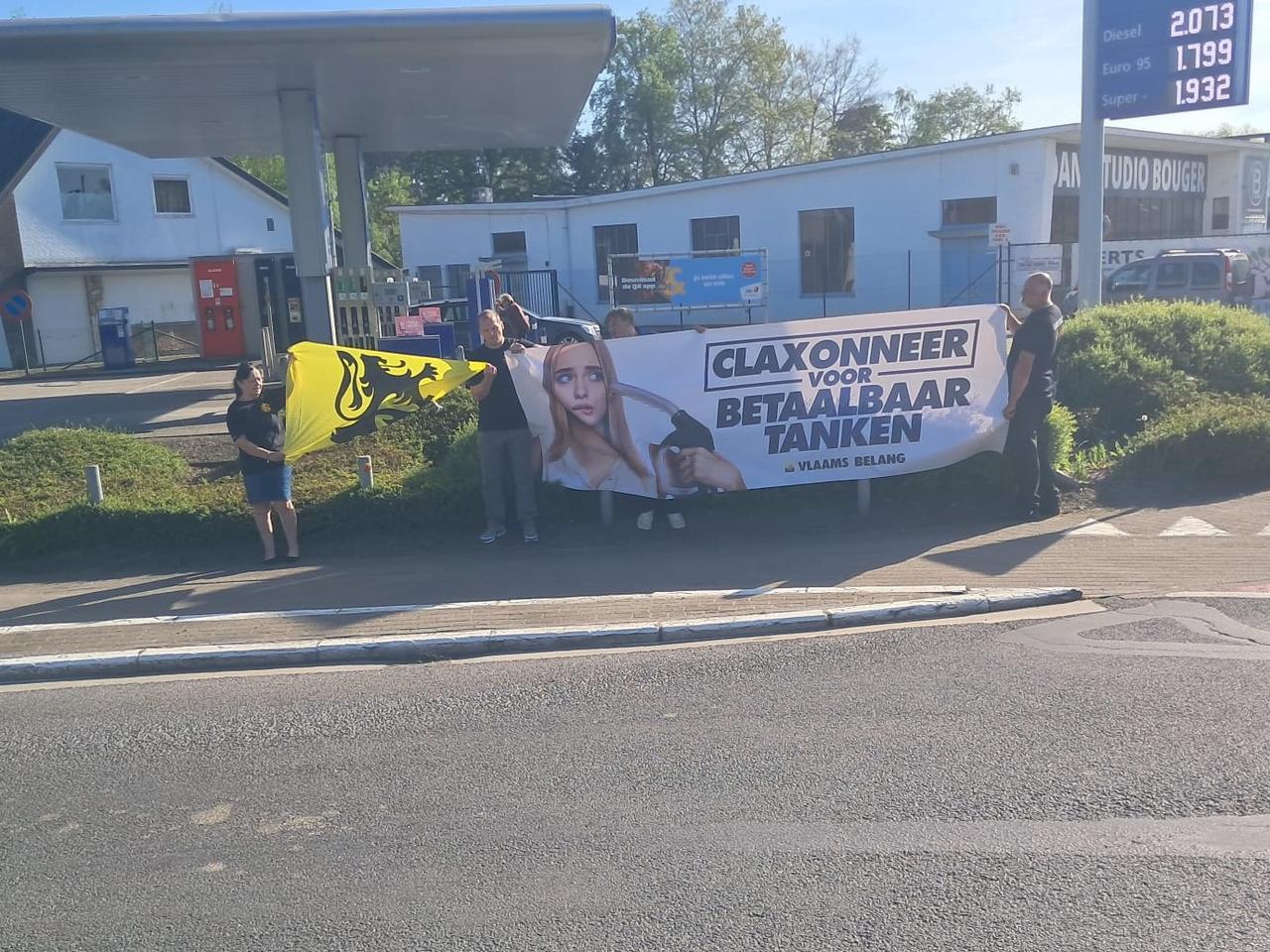 Vlaams Belang houdt claxonneeractie tegen woekerprijzen brandstof